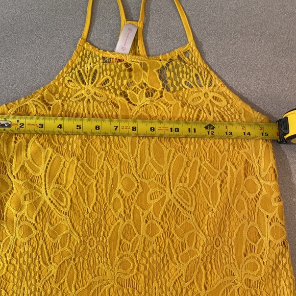 No Boundaries - Lace tank top. Size S - Picture 6 of 8